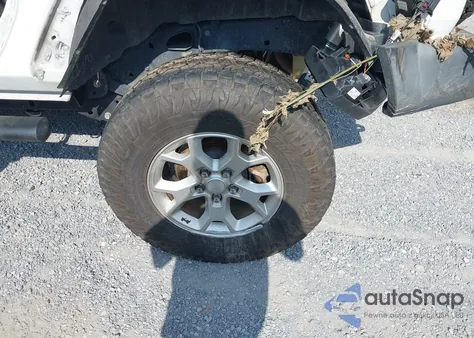 2021 Jeep Wrangler Islander 4X4 из США, поврежденный, VIN 1C4GJXAN9MW558334